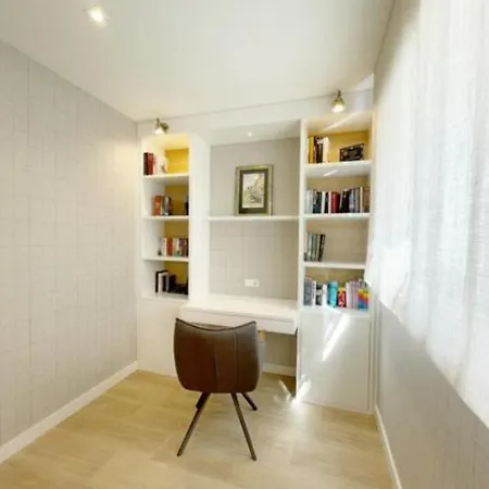 Calido Apartamento En El Centro شقة آكورونيا